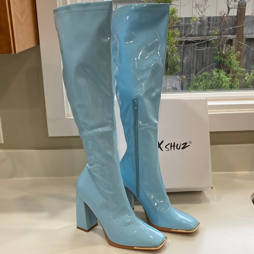 New Mixx Shuz Patent Light Blue Mayra Boots in Size 9